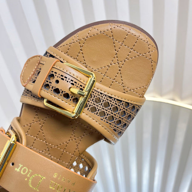 D-AVENUE SLIDES 25S IN BROWN CALFSKIN MICRO CANNAGE MOTIF