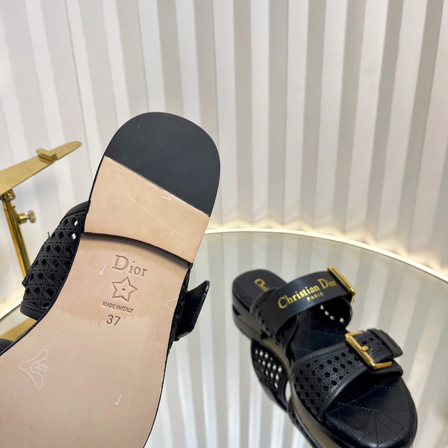 D-AVENUE SLIDES 25S IN BLACK CALFSKIN MICRO CANNAGE MOTIF