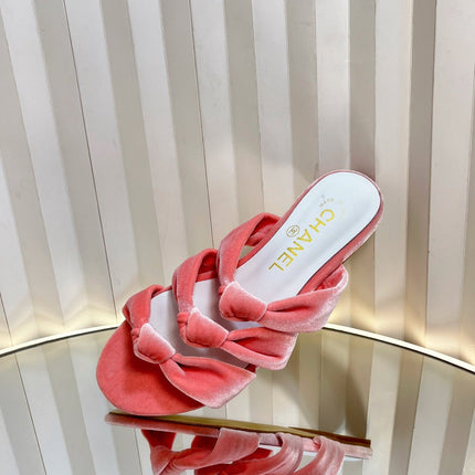 THREE STRAPS MULE IN BRIGHT PINK VELVET