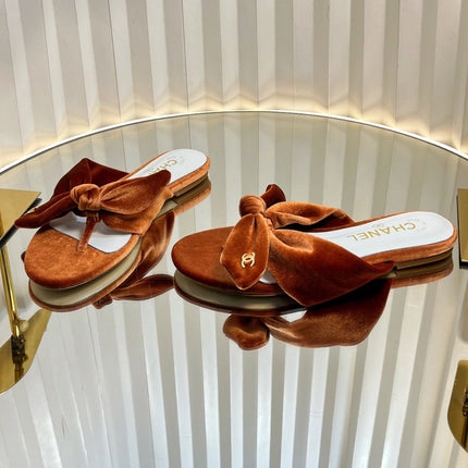 LACE SANDALS IN RUSSET BROWN VELVET