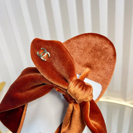 LACE SANDALS IN RUSSET BROWN VELVET