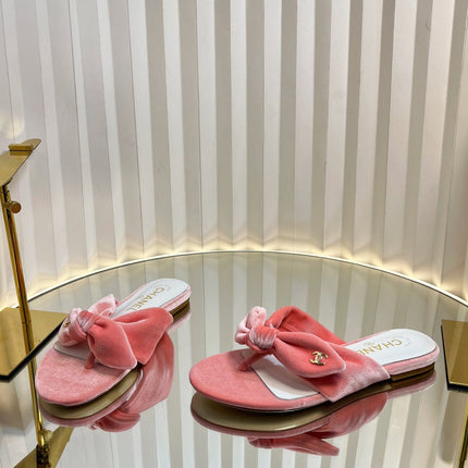 LACE SANDALS IN BRIGHT PINK VELVET