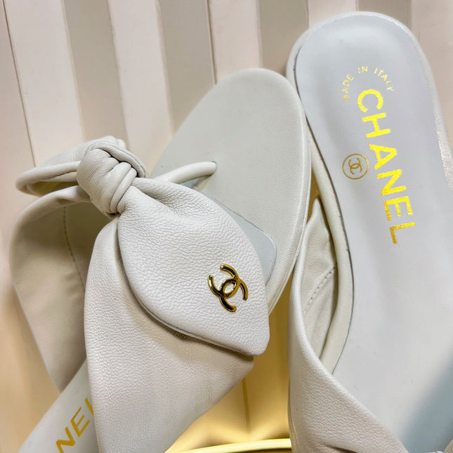 LACE SANDALS IN WHITE CALFSKIN