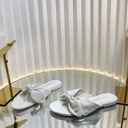 LACE SANDALS IN WHITE CALFSKIN