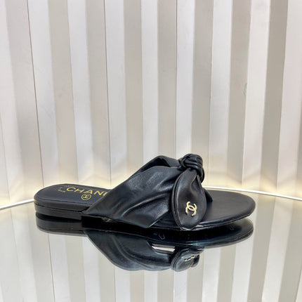 LACE SANDALS IN BLACK CALFSKIN