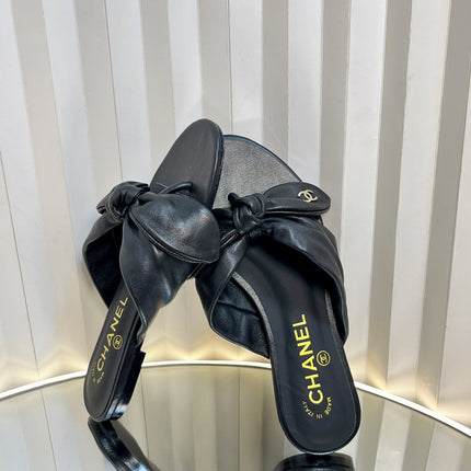 LACE SANDALS IN BLACK CALFSKIN