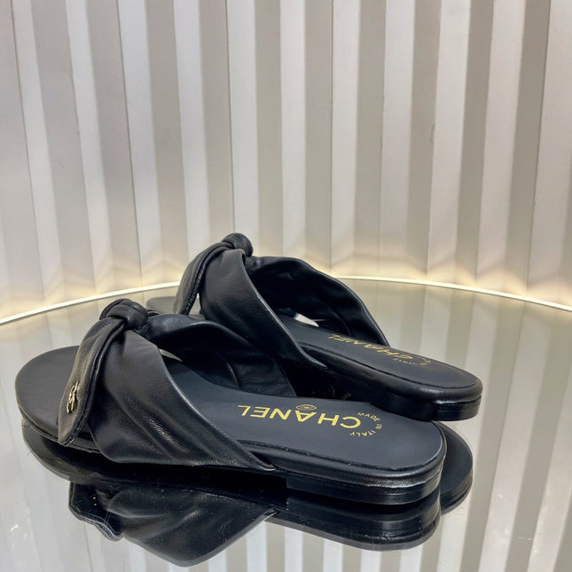 LACE SANDALS IN BLACK CALFSKIN