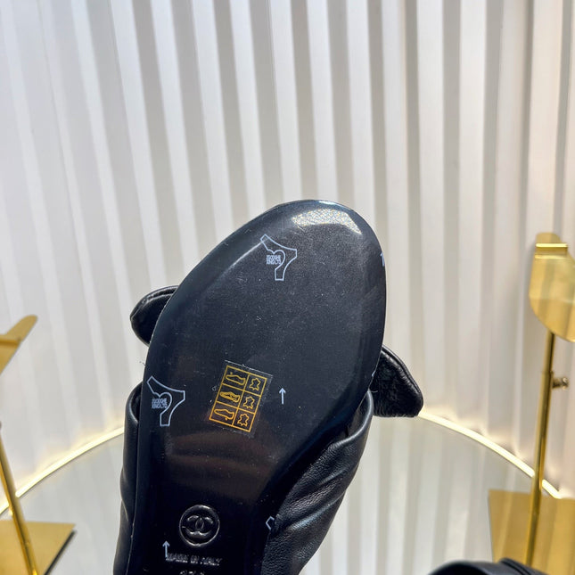 LACE SANDALS IN BLACK CALFSKIN