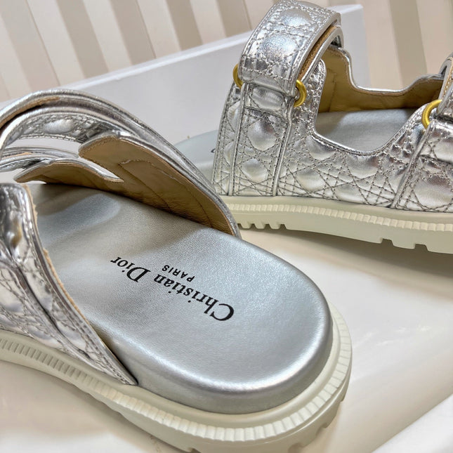 DIORACT SLIDES 25MM IN SILVER PATENT CALFSKIN