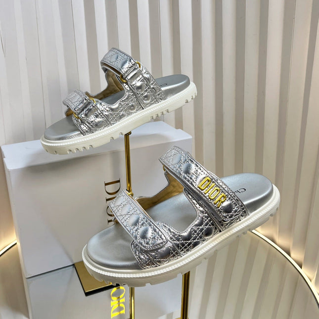 DIORACT SLIDES 25MM IN SILVER PATENT CALFSKIN