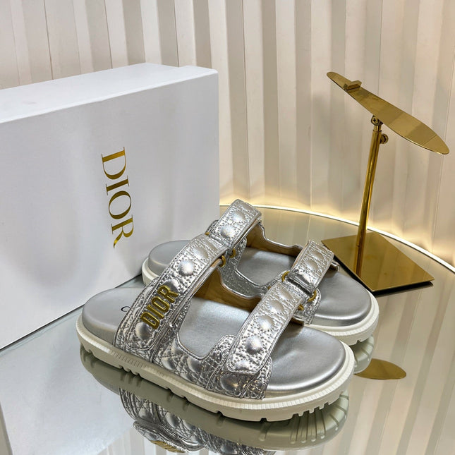 DIORACT SLIDES 25MM IN SILVER PATENT CALFSKIN