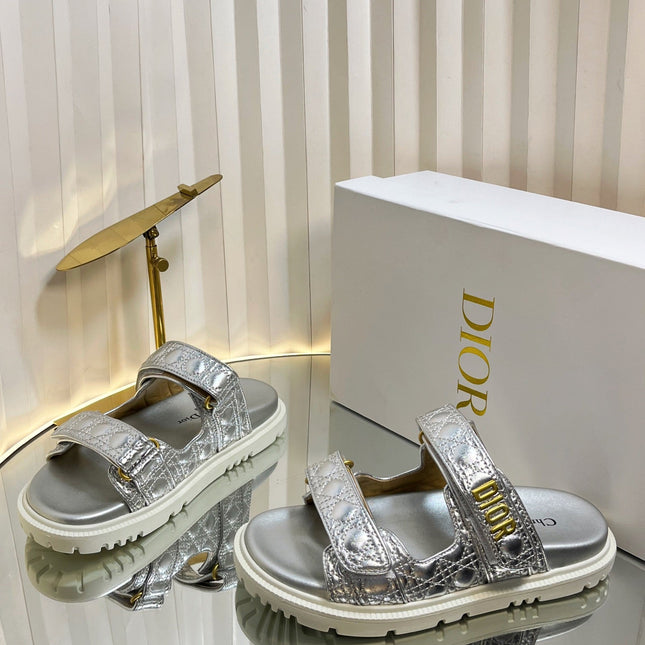 DIORACT SLIDES 25MM IN SILVER PATENT CALFSKIN