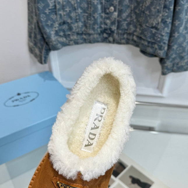 TRIANGLE LOGO MULES IN BRONZE BROWN SUEDE AND SHEARLING LINING