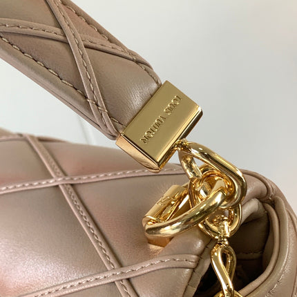 LV 25S GO-14 MM 23 IN LIGHT PINK QUILTED LAMBSKIN GOLD HARDWRE