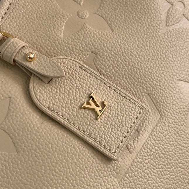 CARRYALL BAG 30 IN WHITE MONOGRAM CALFSKIN GOLD HARDWARE