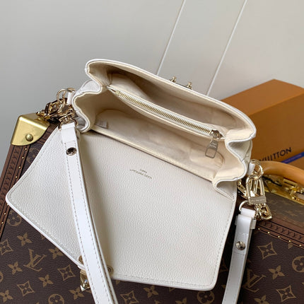LV 25S EAST WEST POCHETTE MÉTIS BAG 21 IN BEIGE DREAM EMBOSSED TEXTURED CALFSKIN
