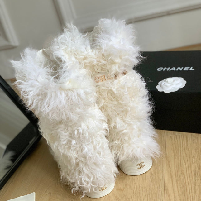 CC ANKLE HIGH BOOTS IN WHITE MIX BLACK WOOL FUR