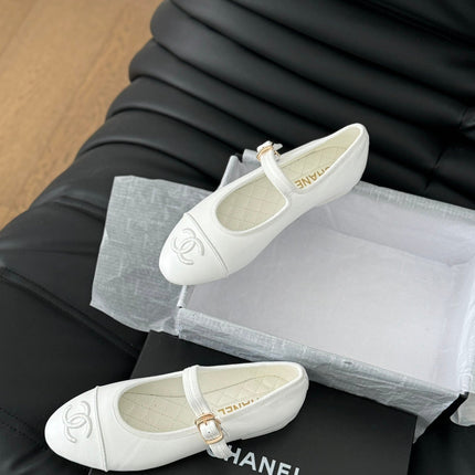 MARY JANE SHOES IN WHITE LAMBSKIN