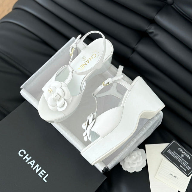 Double C New Wood Grain Platform Sandal  White Lambskin