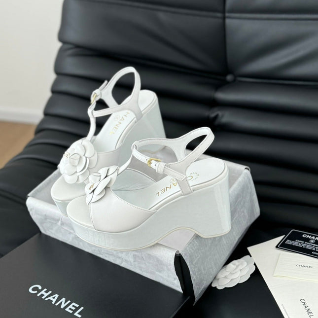 Double C New Wood Grain Platform Sandal  White Lambskin