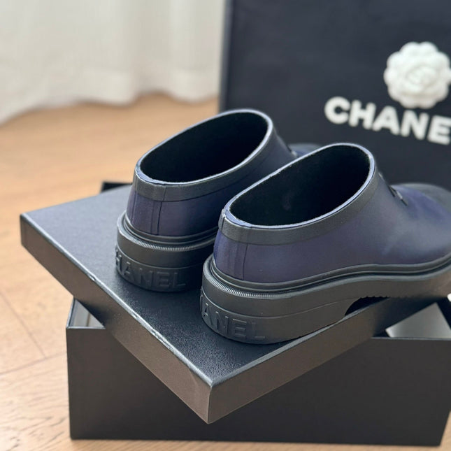 SHORT BOOTS IN MID-NIGHT BLUE RUBBER