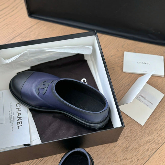 SHORT BOOTS IN MID-NIGHT BLUE RUBBER