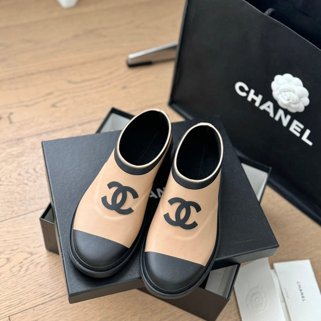 SHORT BOOTS IN BEIGE CREAM MIX BLACK RUBBER