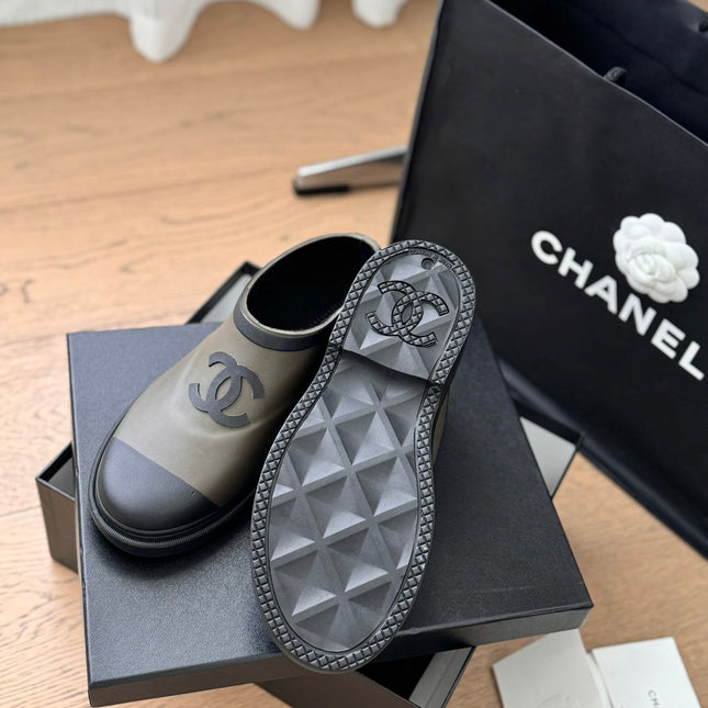 SHORT BOOTS IN MOCHA BROWN MIX BLACK RUBBER