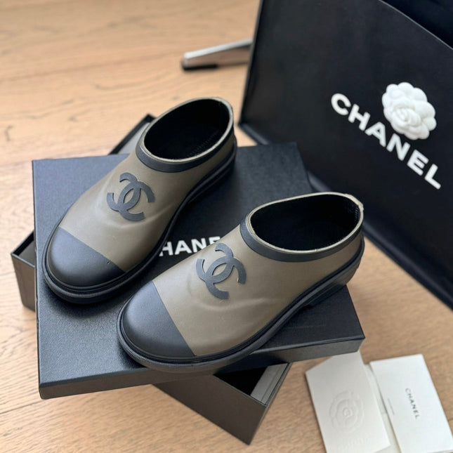 SHORT BOOTS IN MOCHA BROWN MIX BLACK RUBBER