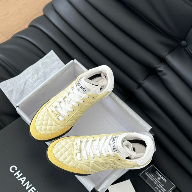 CC SNEAKER IN LIGHT YELLOW MIX WHITE EMBROIDERED LAMBSKIN