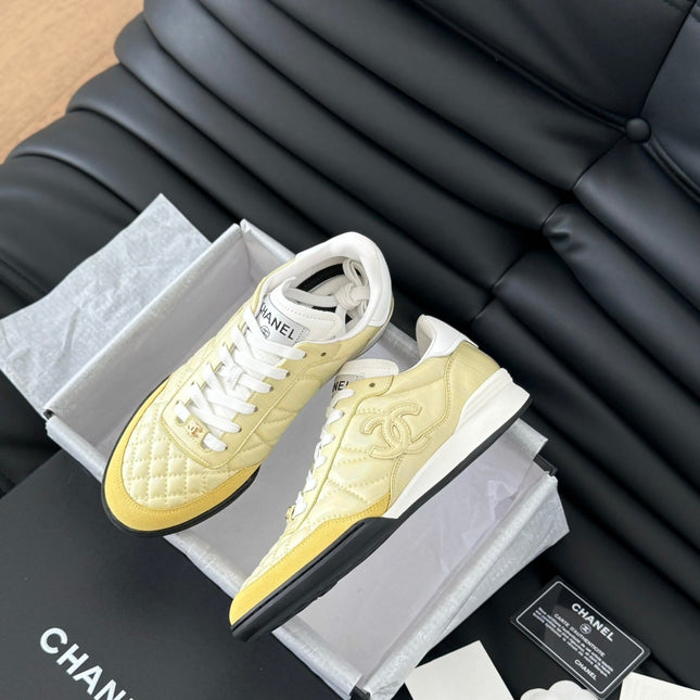 CC SNEAKER IN LIGHT YELLOW MIX WHITE EMBROIDERED LAMBSKIN