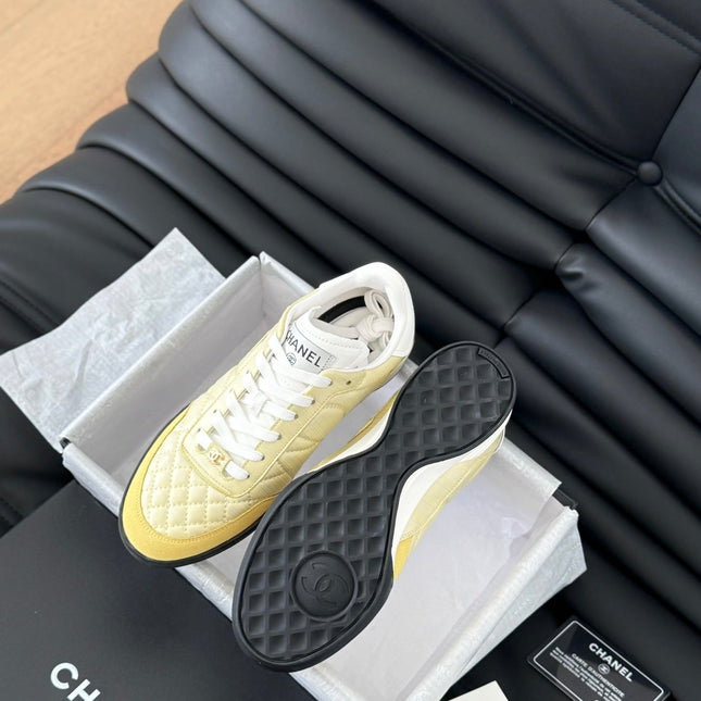 CC SNEAKER IN LIGHT YELLOW MIX WHITE EMBROIDERED LAMBSKIN