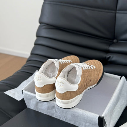 CC SNEAKER IN PEANUT BROWN MIX WHITE EMBROIDERED LAMBSKIN