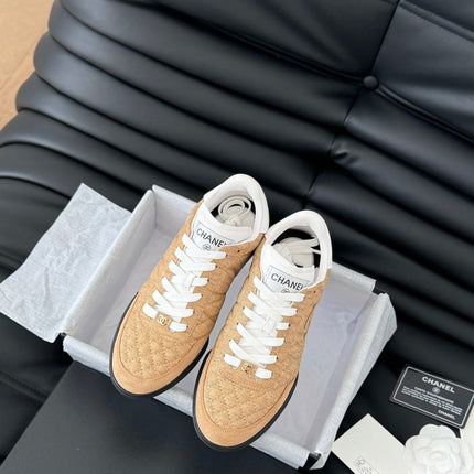 CC SNEAKER IN PEANUT BROWN MIX WHITE EMBROIDERED LAMBSKIN