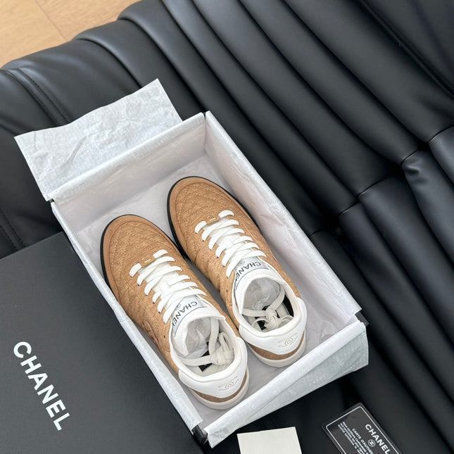 CC SNEAKER IN PEANUT BROWN MIX WHITE EMBROIDERED LAMBSKIN