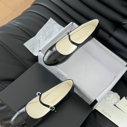 CC MARY JANE SHOES IN BLACK LAMBSKIN WITH GOLD HARDWARE