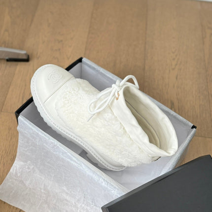 CC CHUNKY BOOTS IN WHITE SMOOTH FLEECE AND CALFSKIN