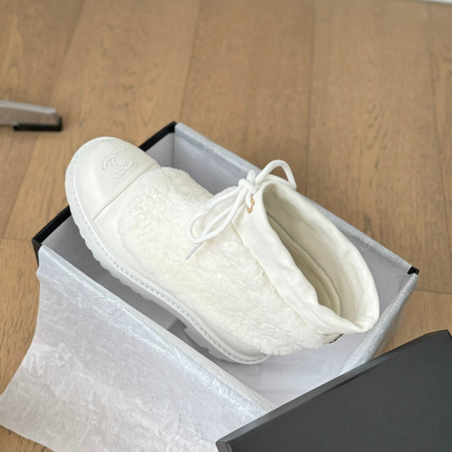 CC CHUNKY BOOTS IN WHITE SMOOTH FLEECE AND CALFSKIN