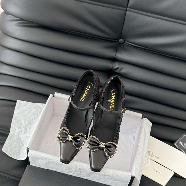 CC POINTED TOE HIGH HEELS IN BLACK VELVET AND LAMBSKIN GOLD HARDWARE