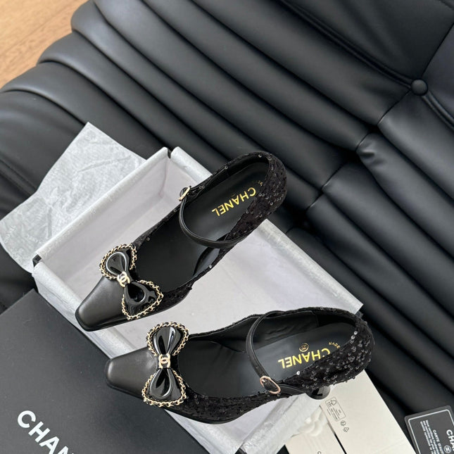 CC POINTED TOE HIGH HEELS IN BLACK VELVET AND LAMBSKIN GOLD HARDWARE