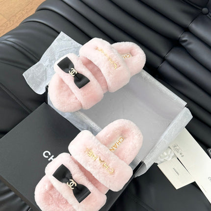 CC DAD SANDAL MULE IN PASTEL PINK FLEECE WITH GOLD HARDWARE