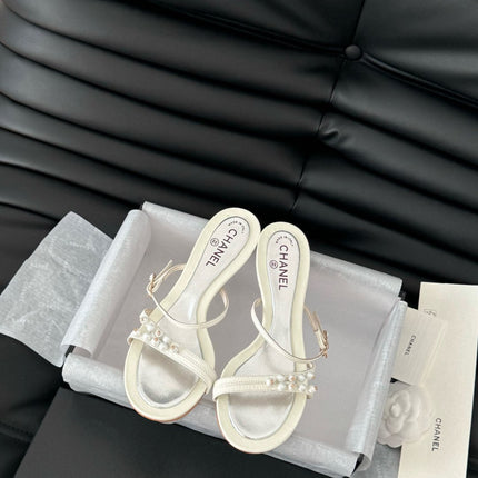 PEARL SANDAL IN WHITE LAMBSKIN 35 MM