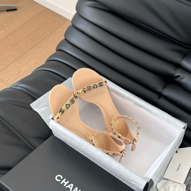 MID-HEEL 35 MM SANDAL IN NUDE TAN SHEEPSKIN WITH STICKERS