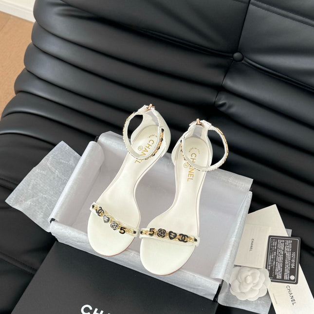 MID-HEEL 35 MM SANDAL IN WHITE SHEEPSKIN WITH STICKERS