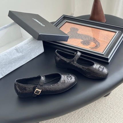 BALLET IN BLACK SEQUINS