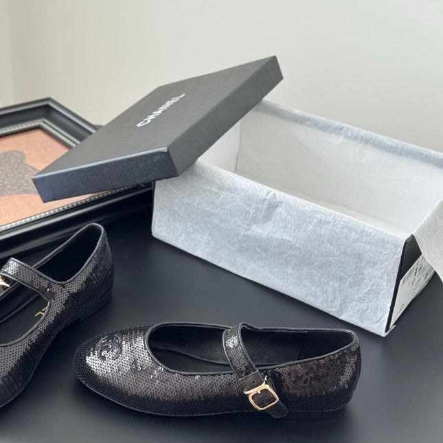 BALLET IN BLACK SEQUINS