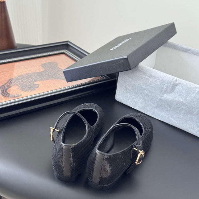 BALLET IN BLACK SEQUINS