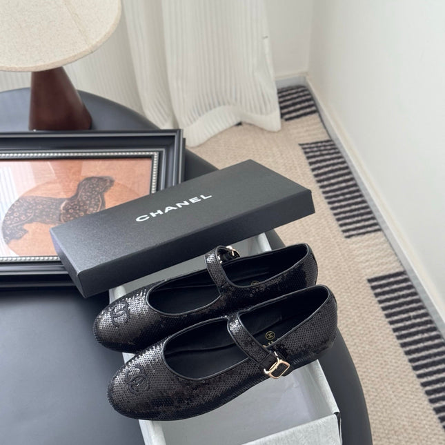 BALLET IN BLACK SEQUINS