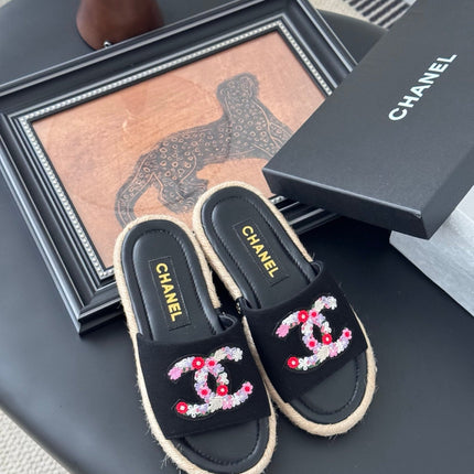 SLIPPERS IN BLACK SHEEPSKIN MIX FABRIC AND STRAPS BASE