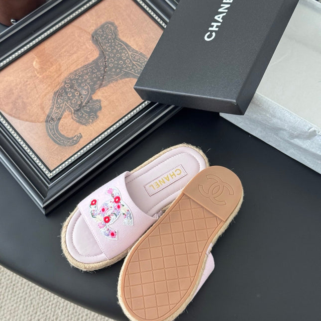 SLIPPERS IN LIGHT PINK SHEEPSKIN MIX FABRIC AND STRAPS BASE